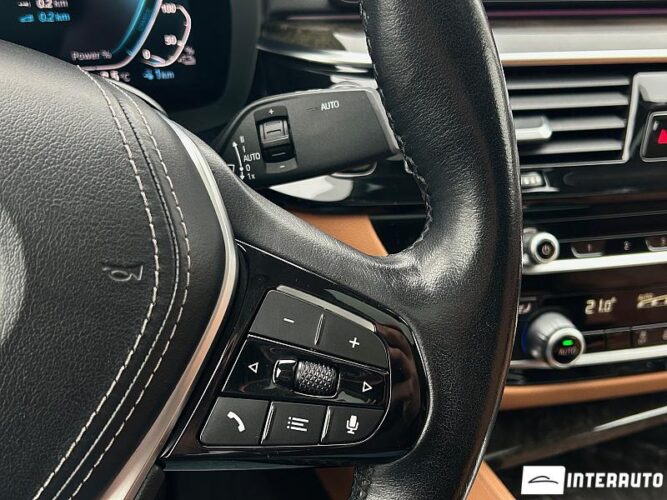 BMW 530e 43 interauto-car