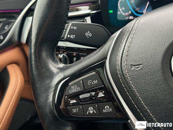 BMW 530e 42 interauto-car