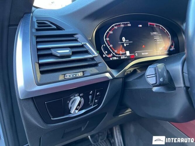 BMW X4 3.0i 49 interauto-car