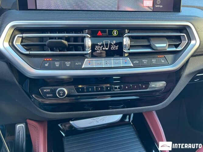 BMW X4 3.0i 48 interauto-car