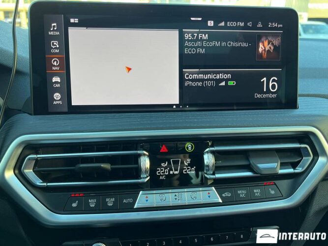 BMW X4 3.0i 44 interauto-car