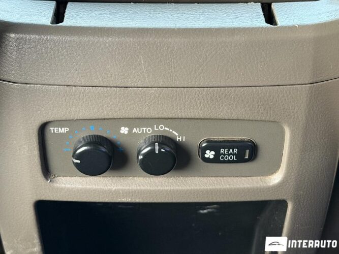 Toyota Land Cruiser Prado 47 interauto-car