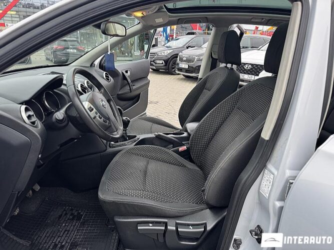 Nissan Qashqai 35 interauto-car