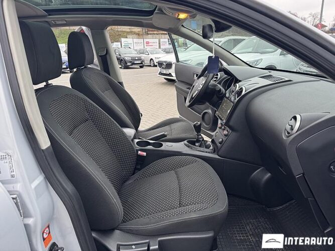 Nissan Qashqai 42 interauto-car