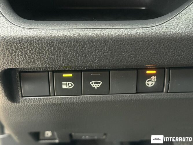 Toyota Rav-4 37 interauto-car