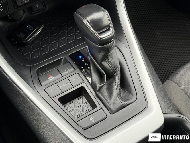 Toyota Rav-4 42 interauto-car