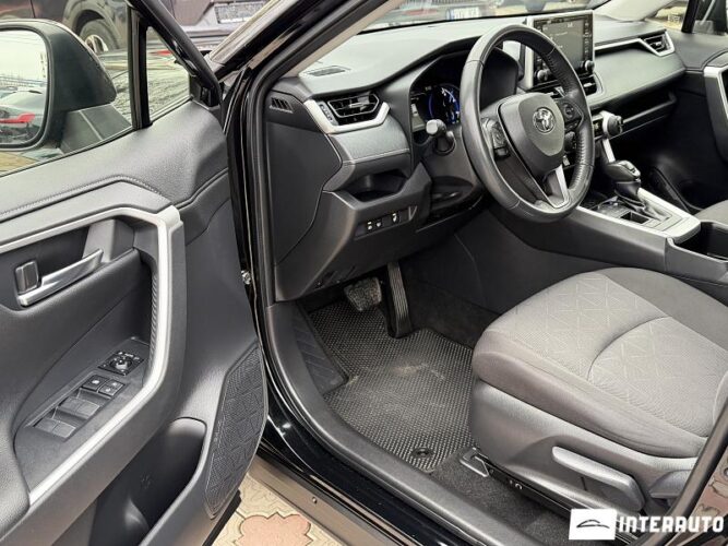 Toyota Rav-4 33 interauto-car