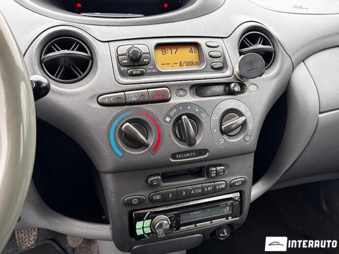 Toyota Yaris 32 interauto-car