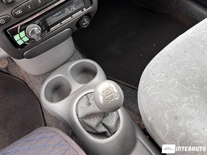 Toyota Yaris 33 interauto-car