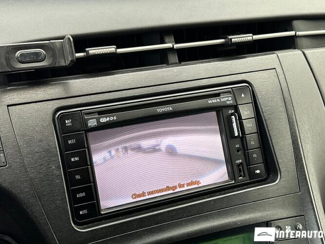 Toyota Prius 38 interauto-car