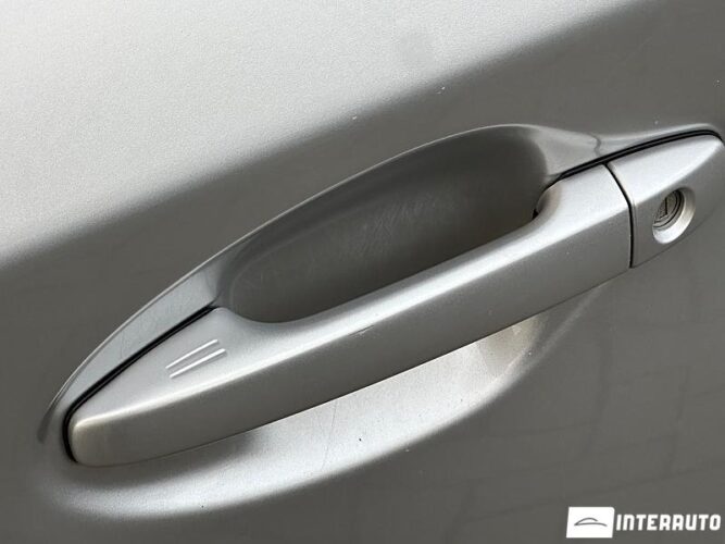 Toyota Prius 44 interauto-car