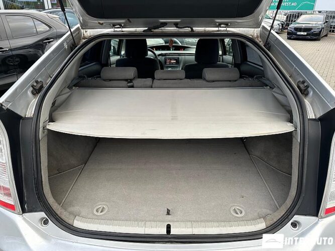 Toyota Prius 43 interauto-car