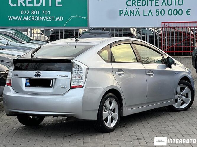Toyota Prius 32 interauto-car