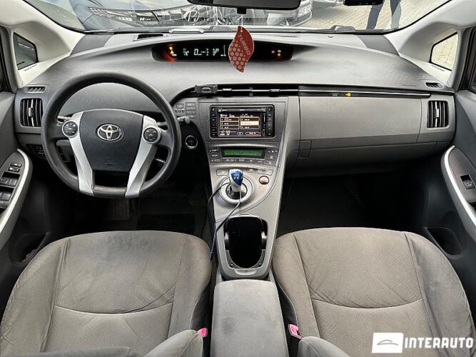 Toyota Prius 36 interauto-car