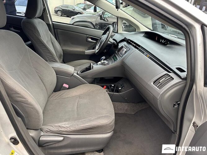 Toyota Prius 33 interauto-car