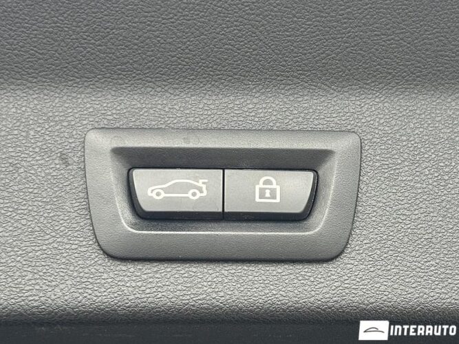 BMW X3 3.0i 62 interauto-car