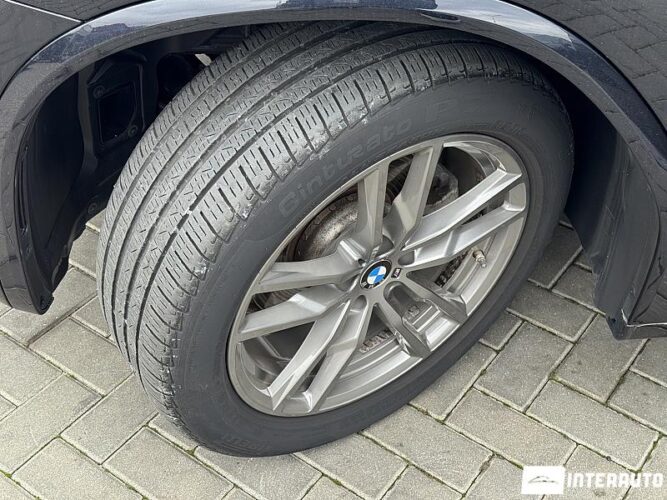 BMW X3 3.0i 63 interauto-car