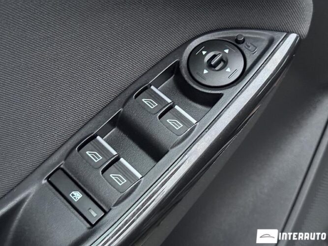 Ford Focus 47 interauto-car