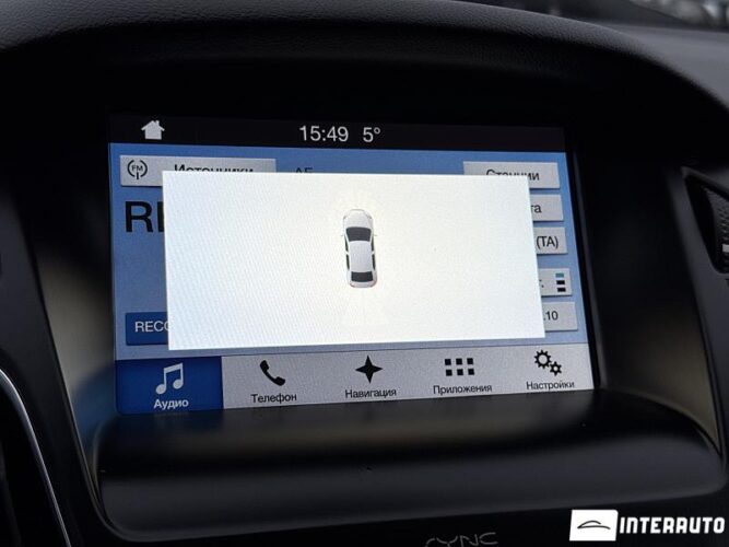 Ford Focus 41 interauto-car