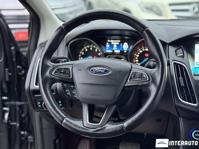 Ford Focus 38 interauto-car