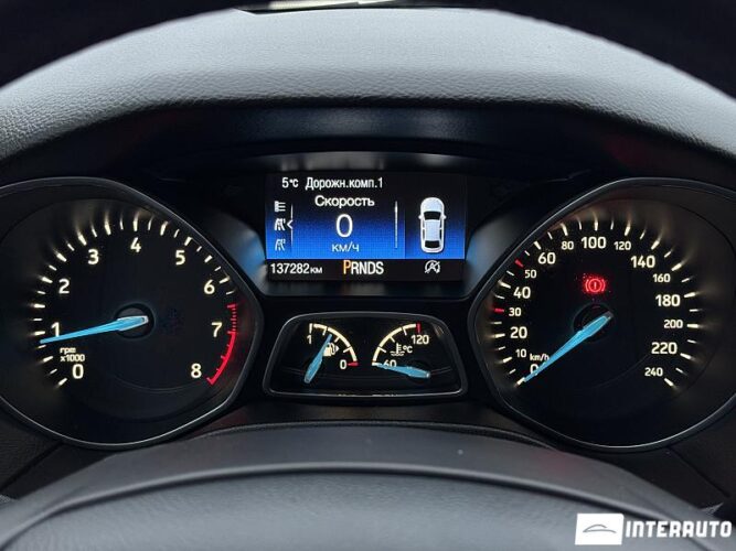 Ford Focus 39 interauto-car