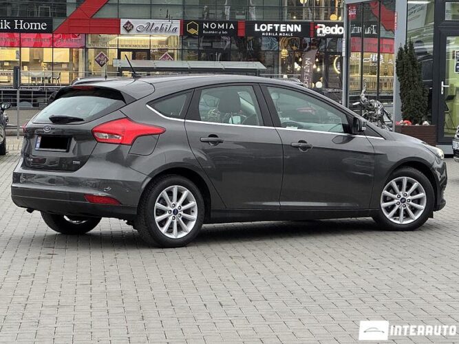 Ford Focus 34 interauto-car