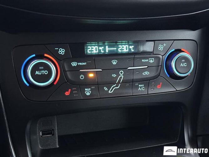 Ford Focus 42 interauto-car