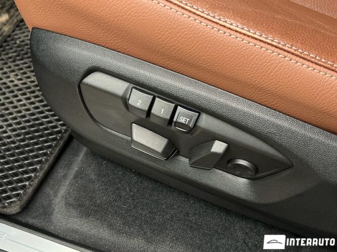 BMW X5 4.0e 43 interauto-car