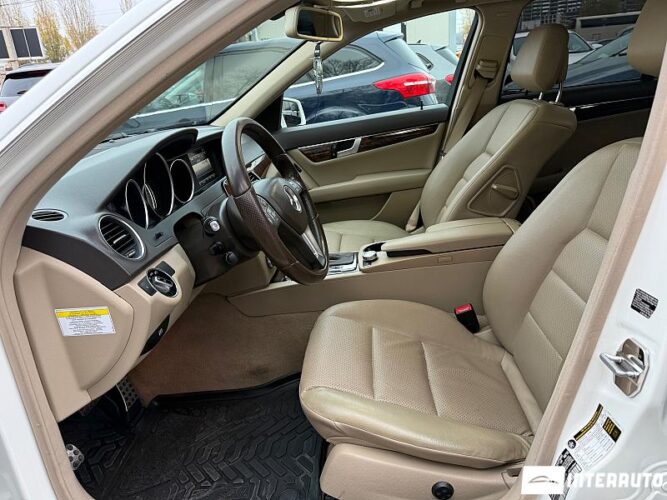 Mercedes C 250 33 interauto-car