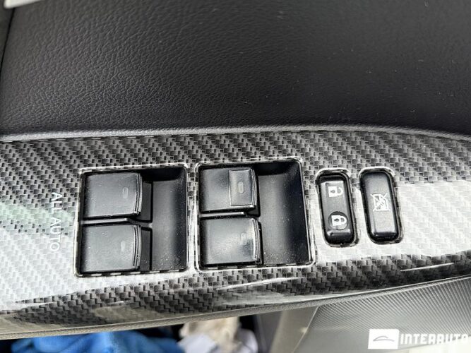 Lexus CT 200h 51 interauto-car