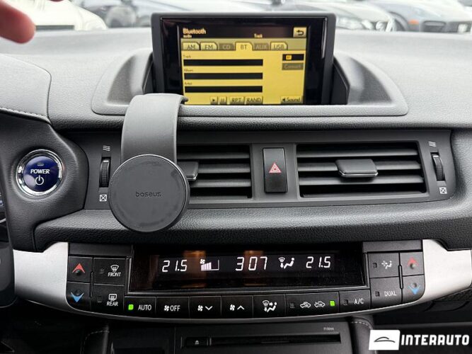 Lexus CT 200h 42 interauto-car