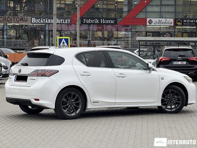 Lexus CT 200h 34 interauto-car
