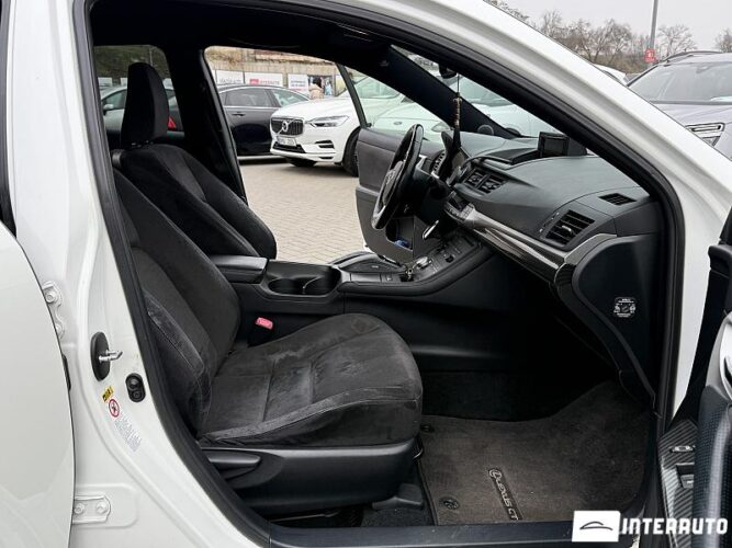 Lexus CT 200h 47 interauto-car
