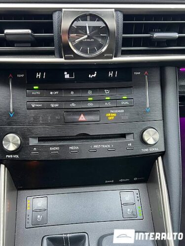 Lexus IS 300 44 interauto-car