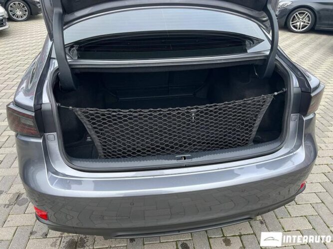 Lexus IS 300 51 interauto-car