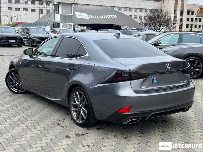Lexus IS 300 35 interauto-car