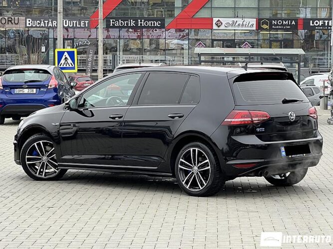 Volkswagen Golf GTE 33 interauto-car