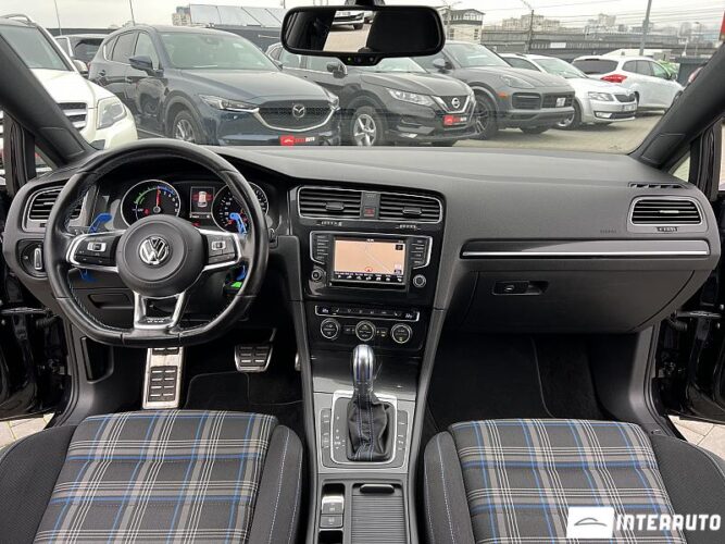 Volkswagen Golf GTE 35 interauto-car