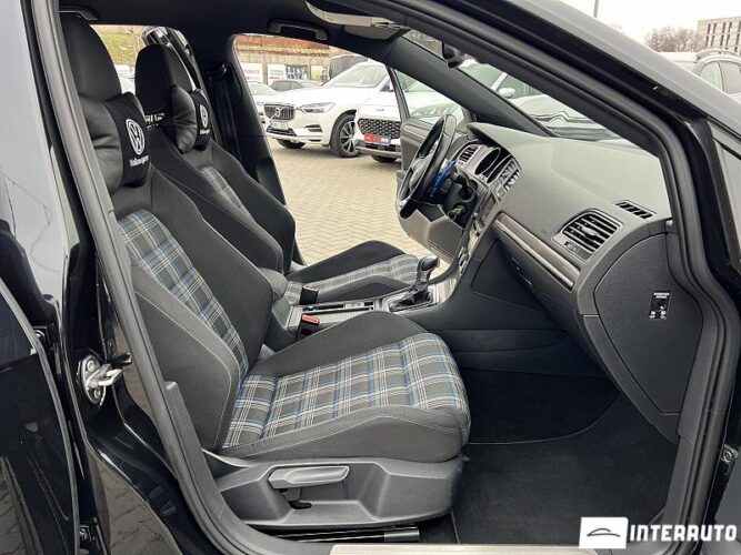 Volkswagen Golf GTE 43 interauto-car