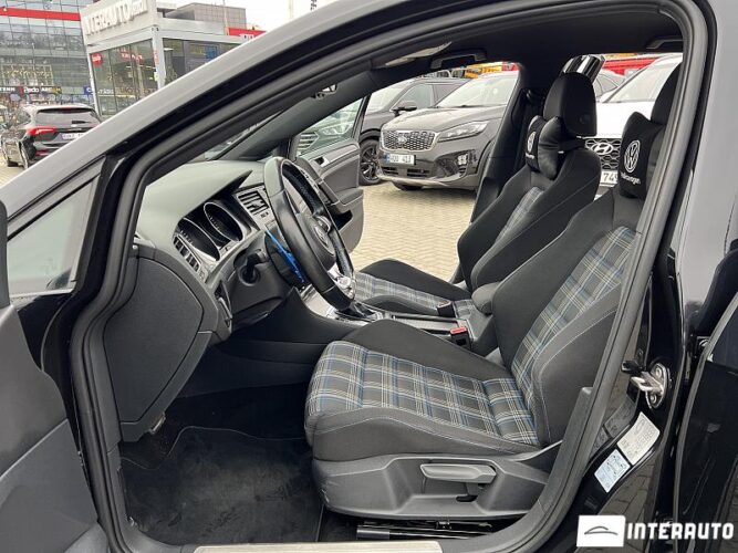 Volkswagen Golf GTE 34 interauto-car