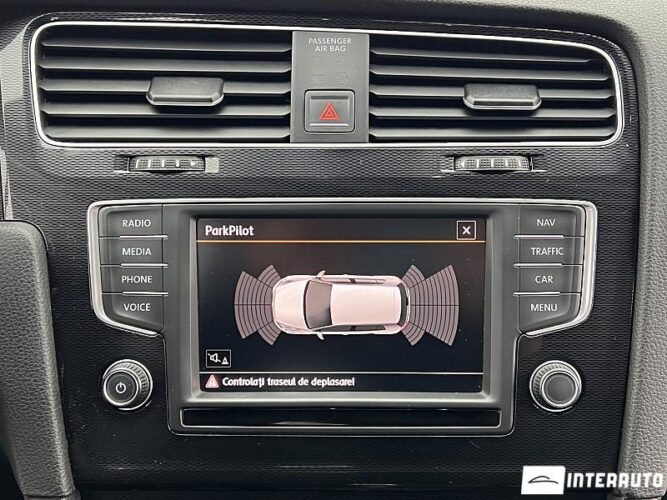 Volkswagen Golf GTE 38 interauto-car