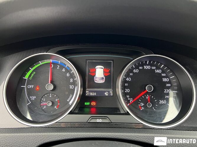 Volkswagen Golf GTE 37 interauto-car