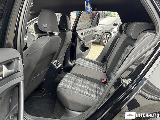 Volkswagen Golf GTE 41 interauto-car