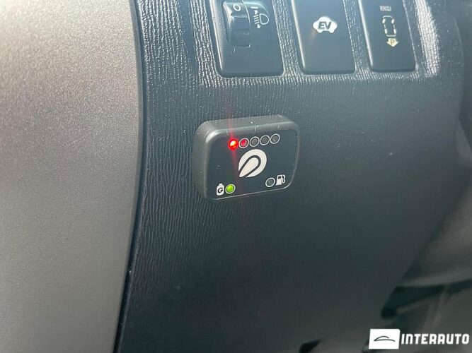 Toyota Prius 47 interauto-car