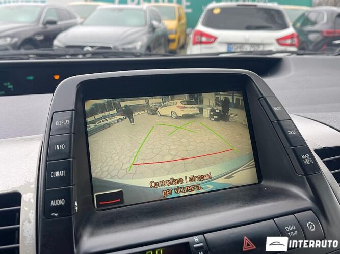 Toyota Prius 43 interauto-car