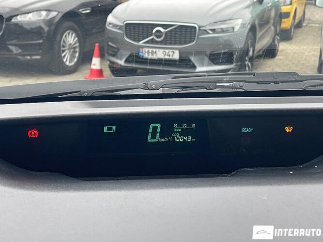 Toyota Prius 41 interauto-car