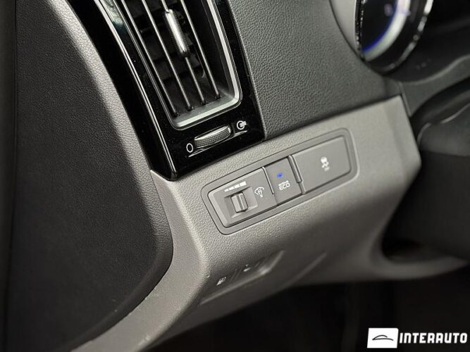 Hyundai Sonata 41 interauto-car