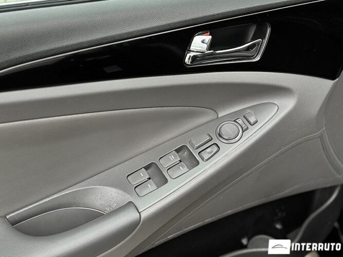 Hyundai Sonata 37 interauto-car