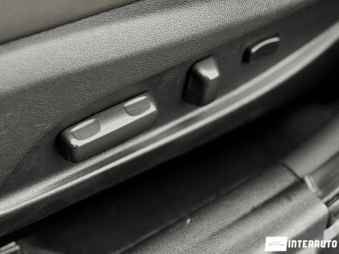 Hyundai Sonata 39 interauto-car