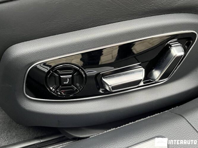 Audi A8 51 interauto-car